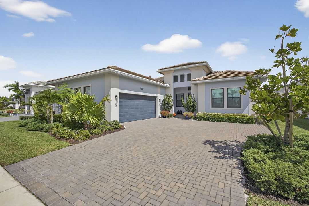 待售: $900,000 (3 贝兹, 3 浴室, 2543 平方英尺)