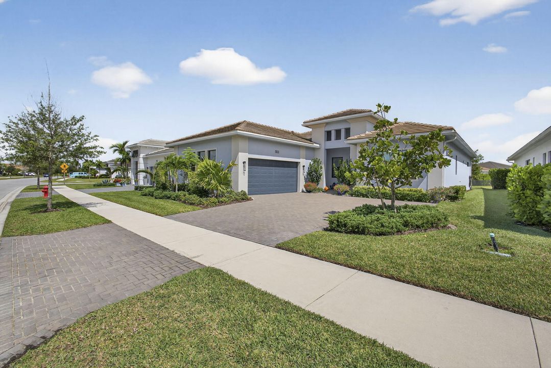 待售: $900,000 (3 贝兹, 3 浴室, 2543 平方英尺)