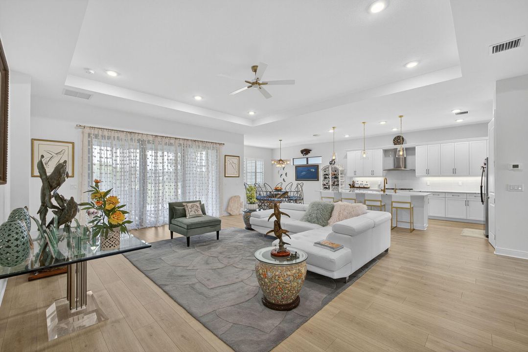 待售: $900,000 (3 贝兹, 3 浴室, 2543 平方英尺)