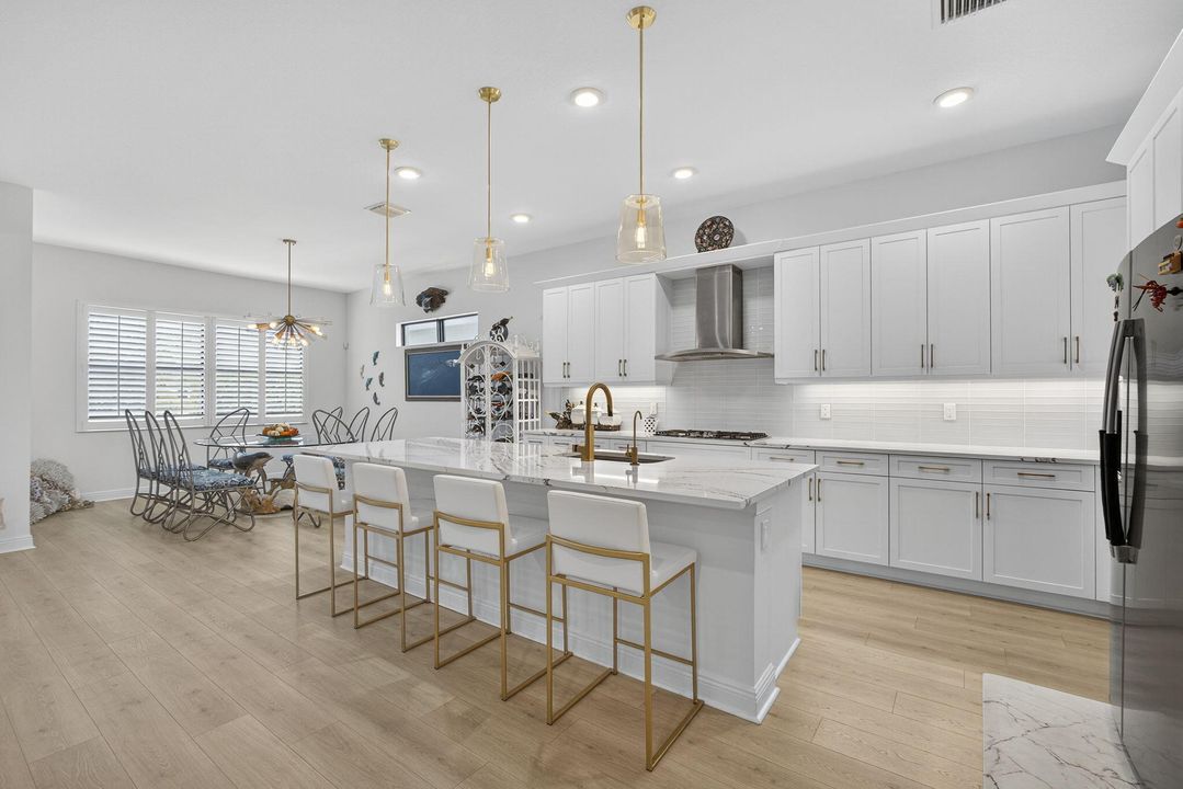 待售: $900,000 (3 贝兹, 3 浴室, 2543 平方英尺)