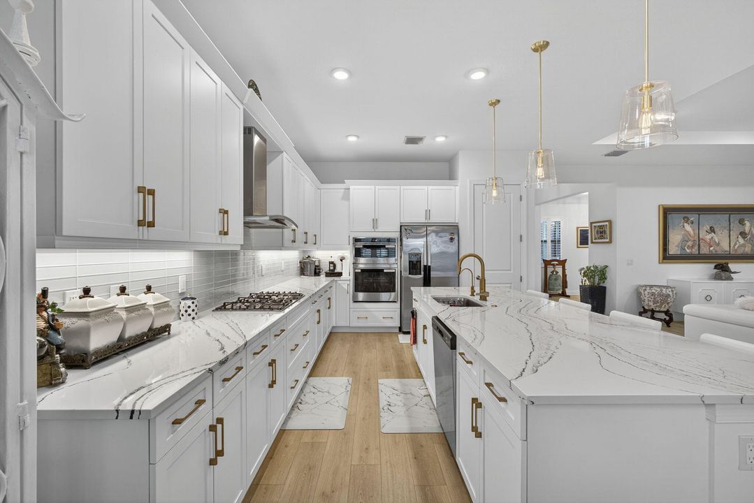 待售: $900,000 (3 贝兹, 3 浴室, 2543 平方英尺)