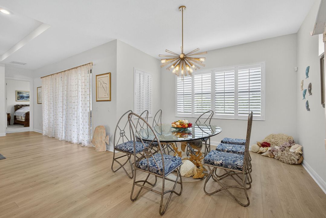 待售: $900,000 (3 贝兹, 3 浴室, 2543 平方英尺)