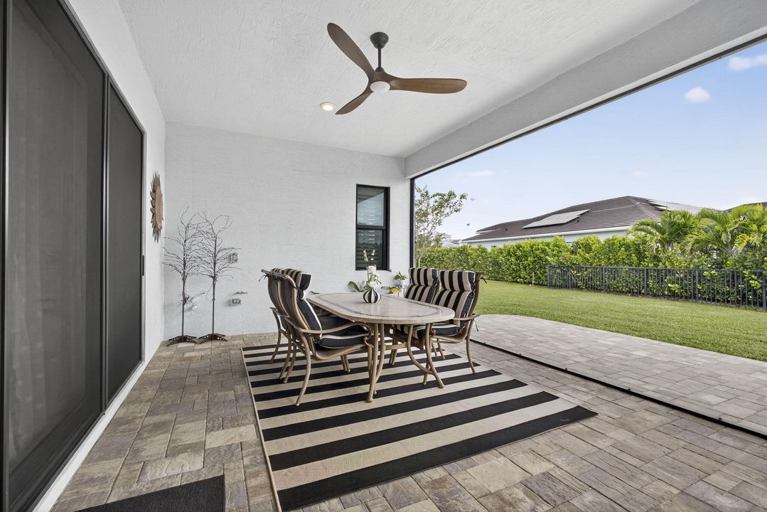 待售: $900,000 (3 贝兹, 3 浴室, 2543 平方英尺)