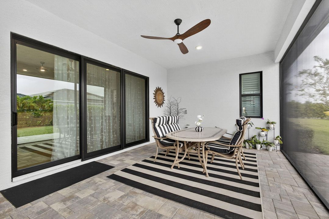 待售: $900,000 (3 贝兹, 3 浴室, 2543 平方英尺)