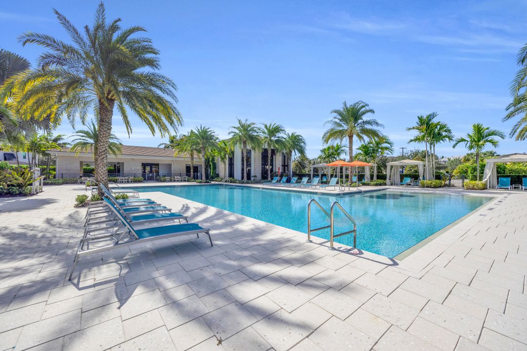 For Sale: $2,200,000 (3 beds, 3 baths, 3162 Square Feet)