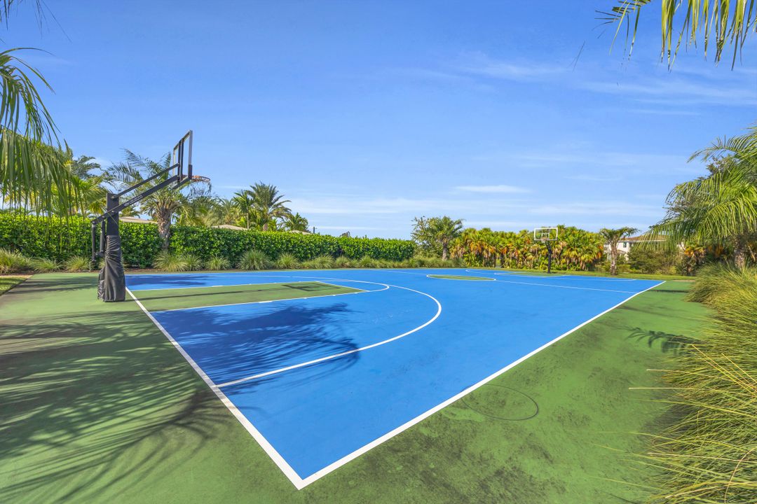 For Sale: $2,200,000 (3 beds, 3 baths, 3162 Square Feet)