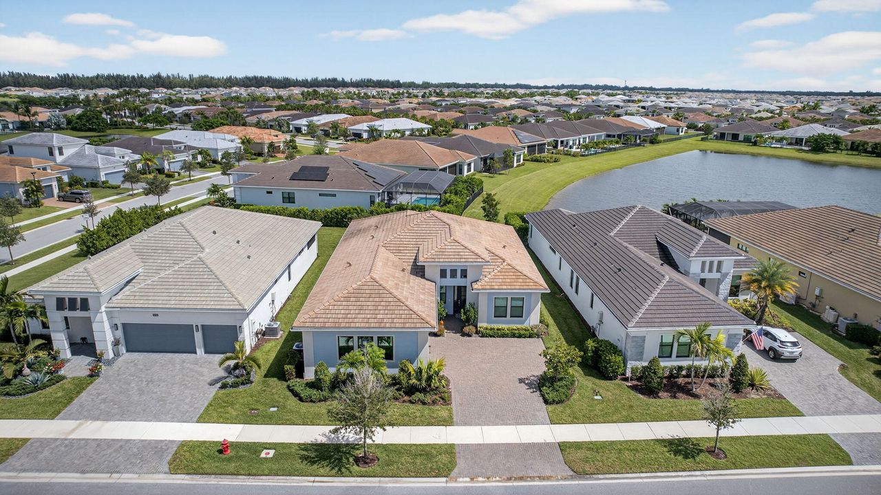 待售: $900,000 (3 贝兹, 3 浴室, 2543 平方英尺)