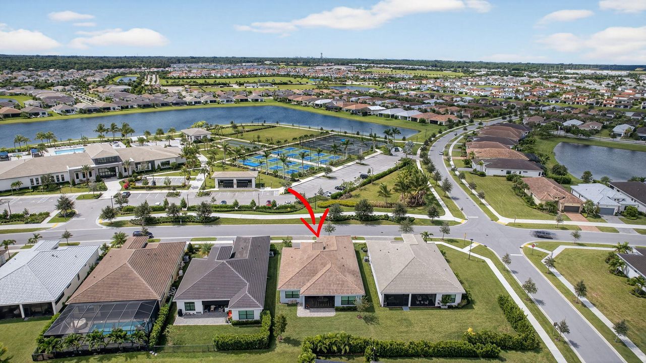 待售: $900,000 (3 贝兹, 3 浴室, 2543 平方英尺)