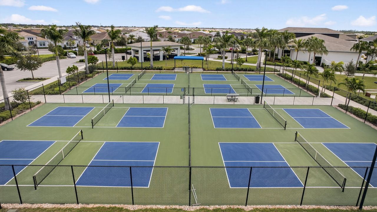 待售: $900,000 (3 贝兹, 3 浴室, 2543 平方英尺)