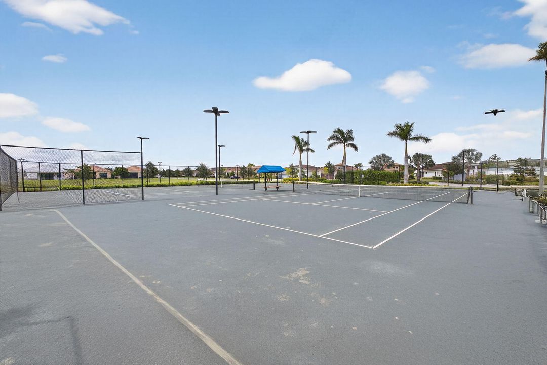 待售: $900,000 (3 贝兹, 3 浴室, 2543 平方英尺)