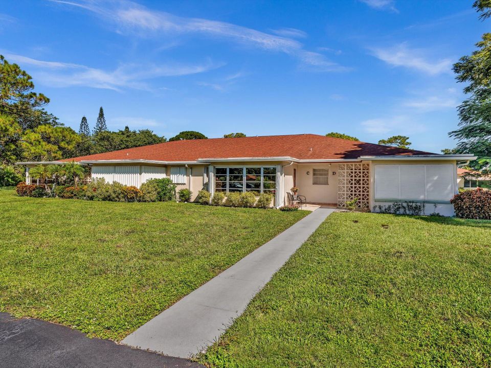 Под контрактом: $185,000 (1 спален, 2 ванн, 1080 Квадратных фут)