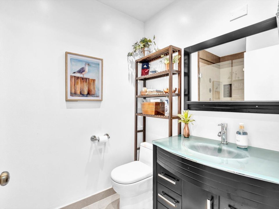 Под контрактом: $185,000 (1 спален, 2 ванн, 1080 Квадратных фут)