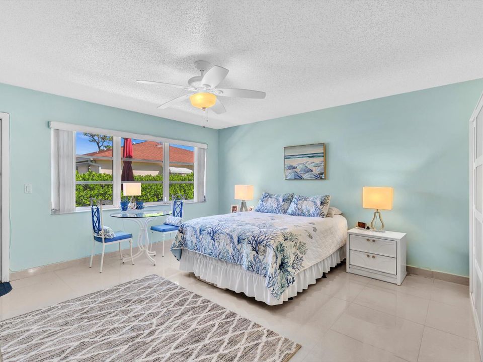 Под контрактом: $185,000 (1 спален, 2 ванн, 1080 Квадратных фут)