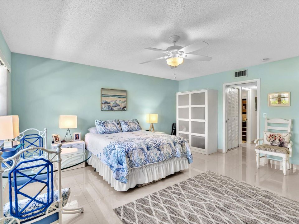 Под контрактом: $185,000 (1 спален, 2 ванн, 1080 Квадратных фут)