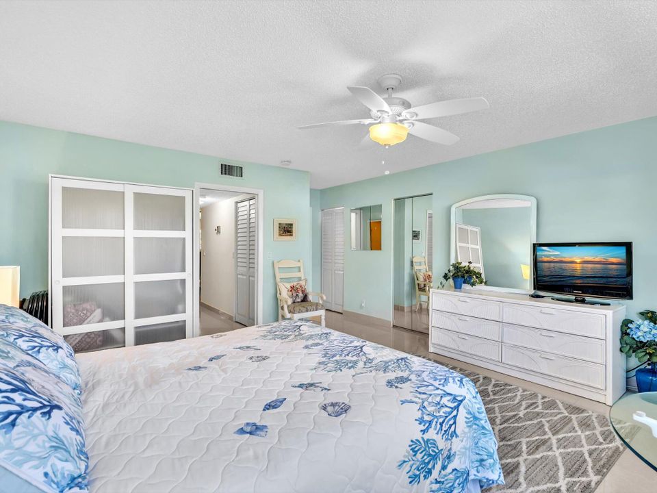 Под контрактом: $185,000 (1 спален, 2 ванн, 1080 Квадратных фут)