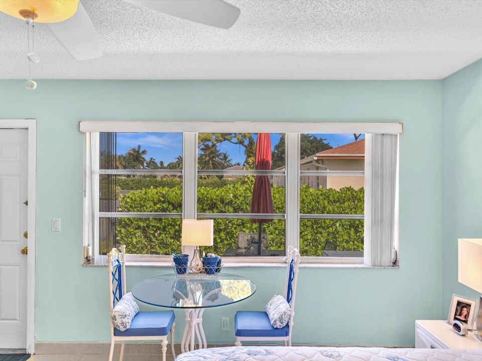 Под контрактом: $185,000 (1 спален, 2 ванн, 1080 Квадратных фут)