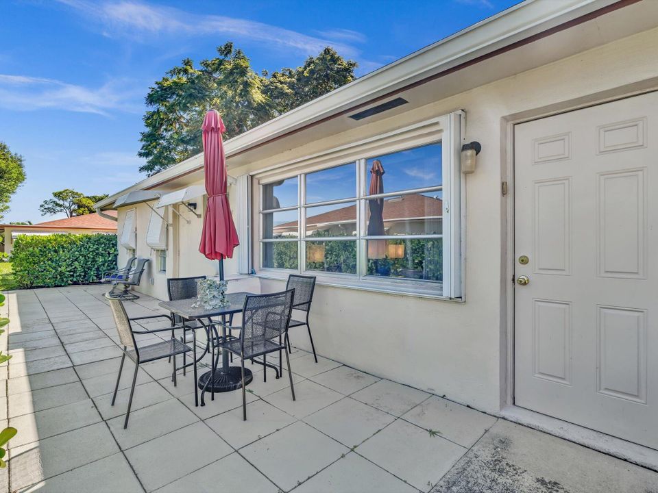 Под контрактом: $185,000 (1 спален, 2 ванн, 1080 Квадратных фут)