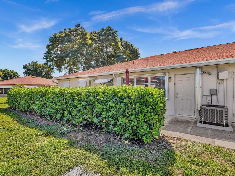 Под контрактом: $185,000 (1 спален, 2 ванн, 1080 Квадратных фут)