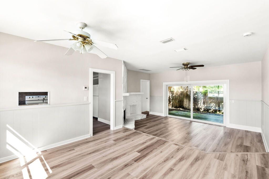 На продажу: $599,000 (5 спален, 2 ванн, 2022 Квадратных фут)