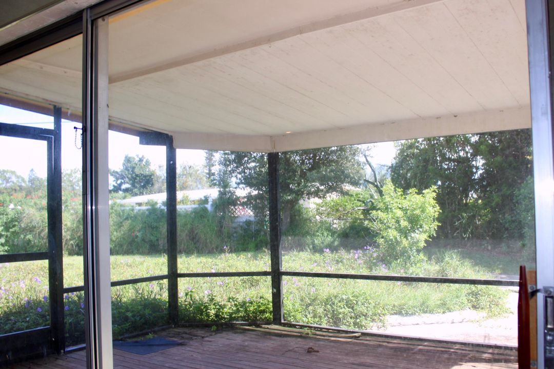 Active With Contract: $245,000 (2 beds, 2 baths, 1157 Square Feet)