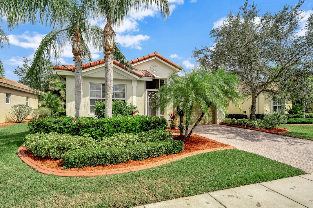 For Sale: $425,000 (3 beds, 2 baths, 2150 Square Feet)