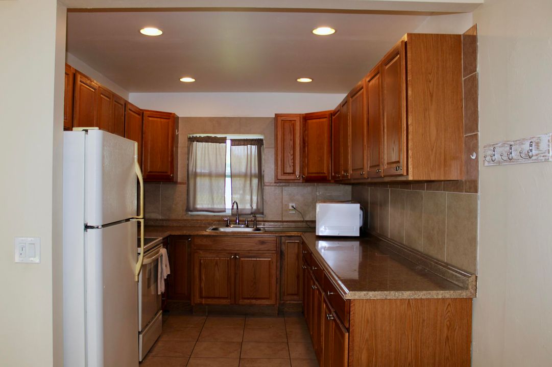 Active With Contract: $245,000 (2 beds, 2 baths, 1157 Square Feet)