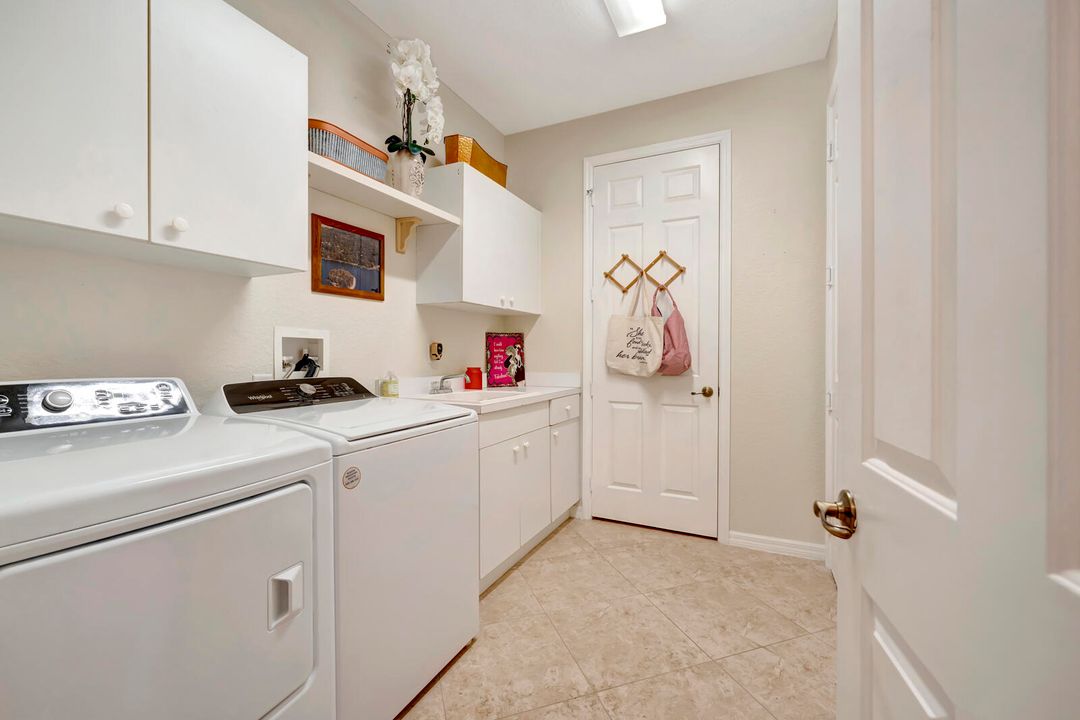 For Sale: $425,000 (3 beds, 2 baths, 2150 Square Feet)