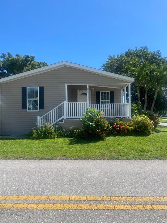 For Sale: $87,000 (2 beds, 2 baths, 1250 Square Feet)