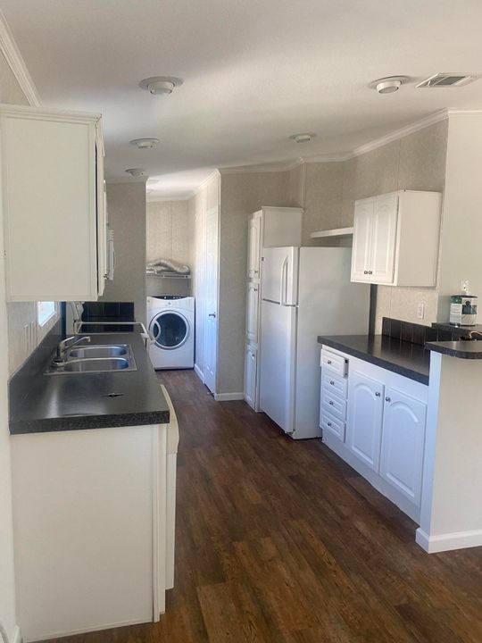 For Sale: $87,000 (2 beds, 2 baths, 1250 Square Feet)