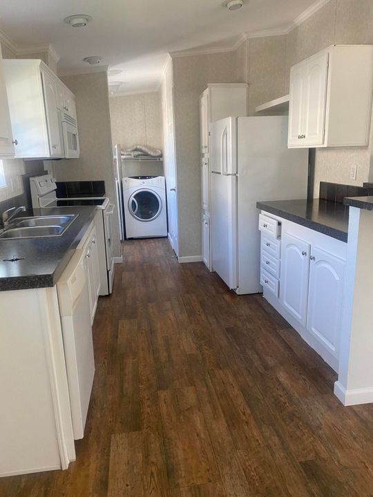 For Sale: $87,000 (2 beds, 2 baths, 1250 Square Feet)