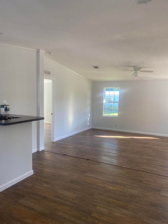 For Sale: $87,000 (2 beds, 2 baths, 1250 Square Feet)