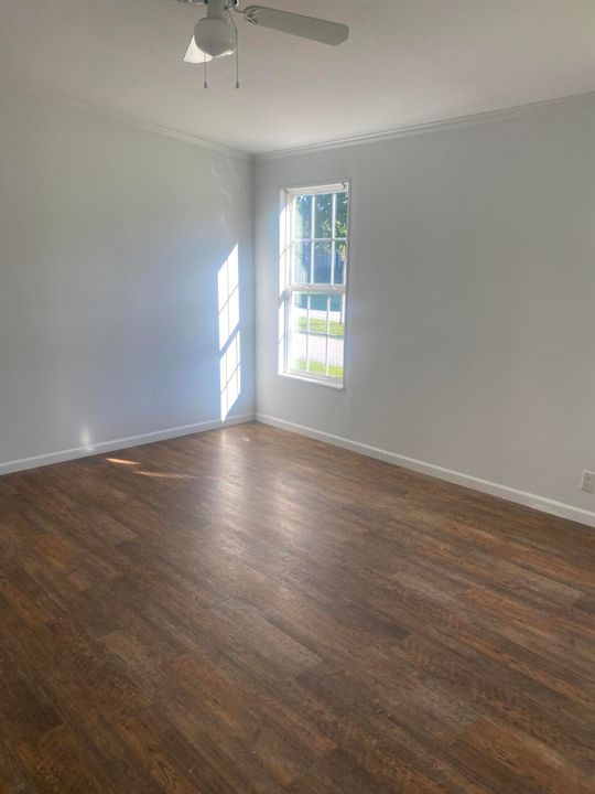 For Sale: $87,000 (2 beds, 2 baths, 1250 Square Feet)