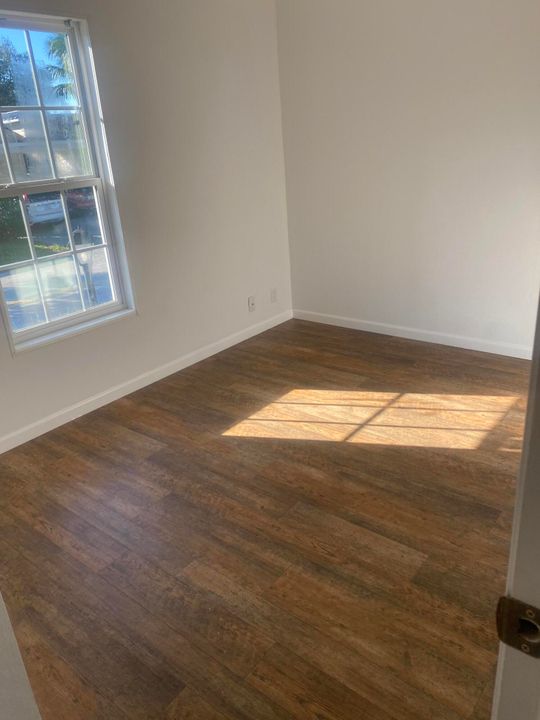 For Sale: $87,000 (2 beds, 2 baths, 1250 Square Feet)