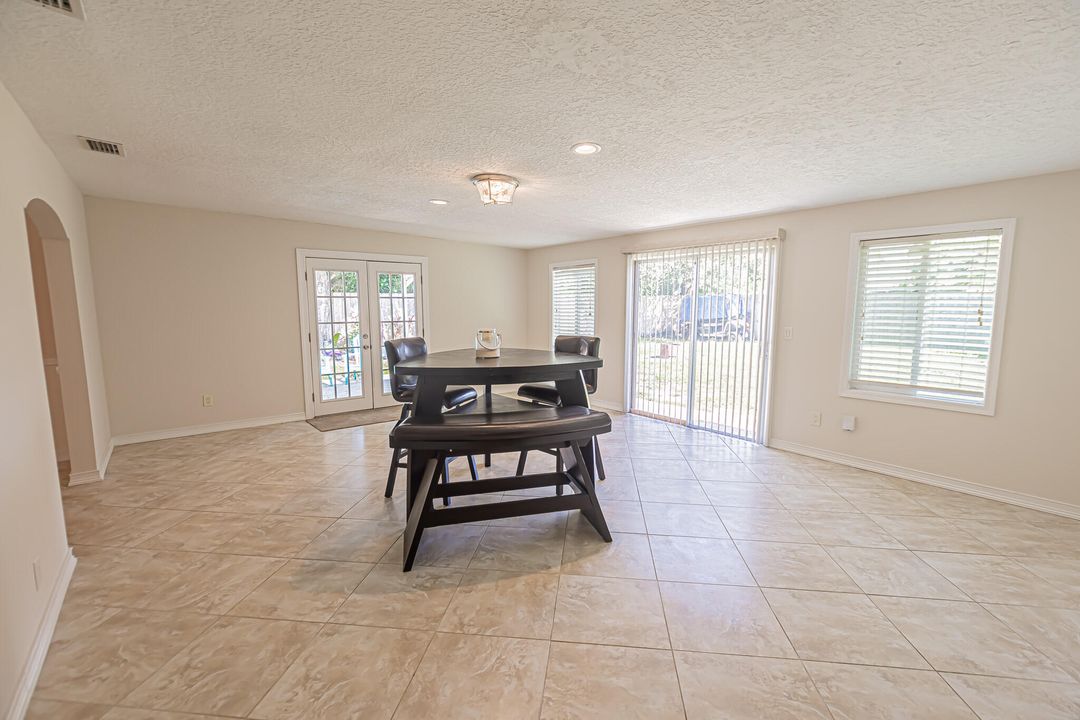 待售: $399,999 (3 贝兹, 2 浴室, 2058 平方英尺)