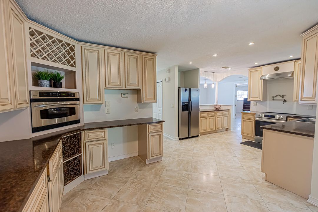 待售: $399,999 (3 贝兹, 2 浴室, 2058 平方英尺)