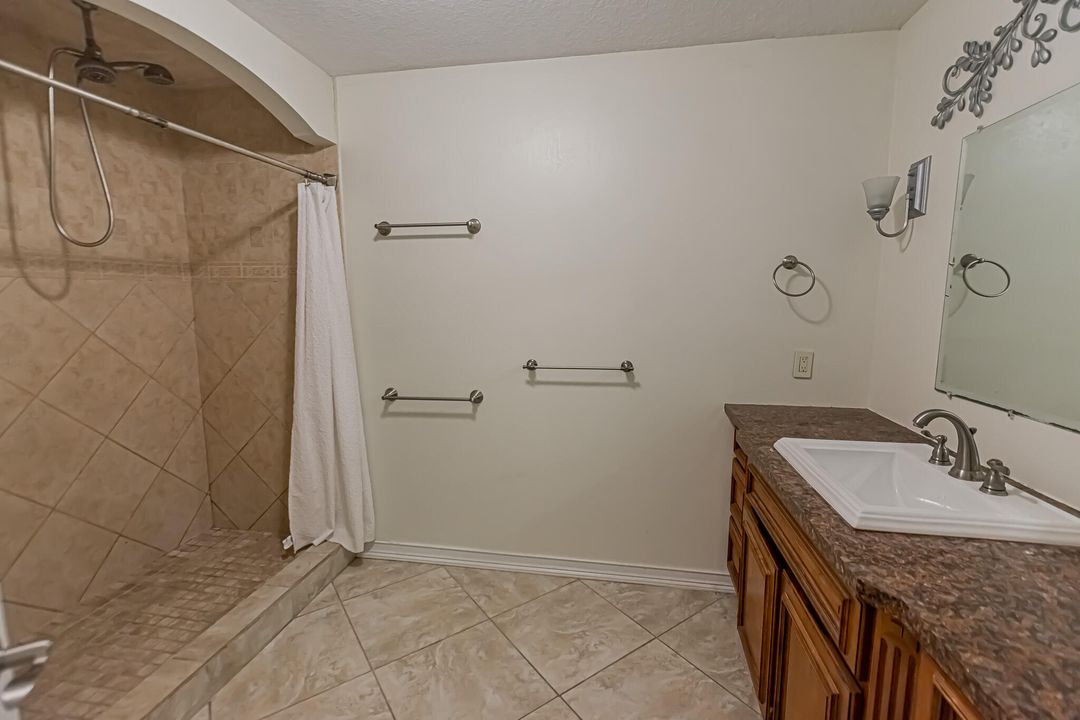 待售: $399,999 (3 贝兹, 2 浴室, 2058 平方英尺)