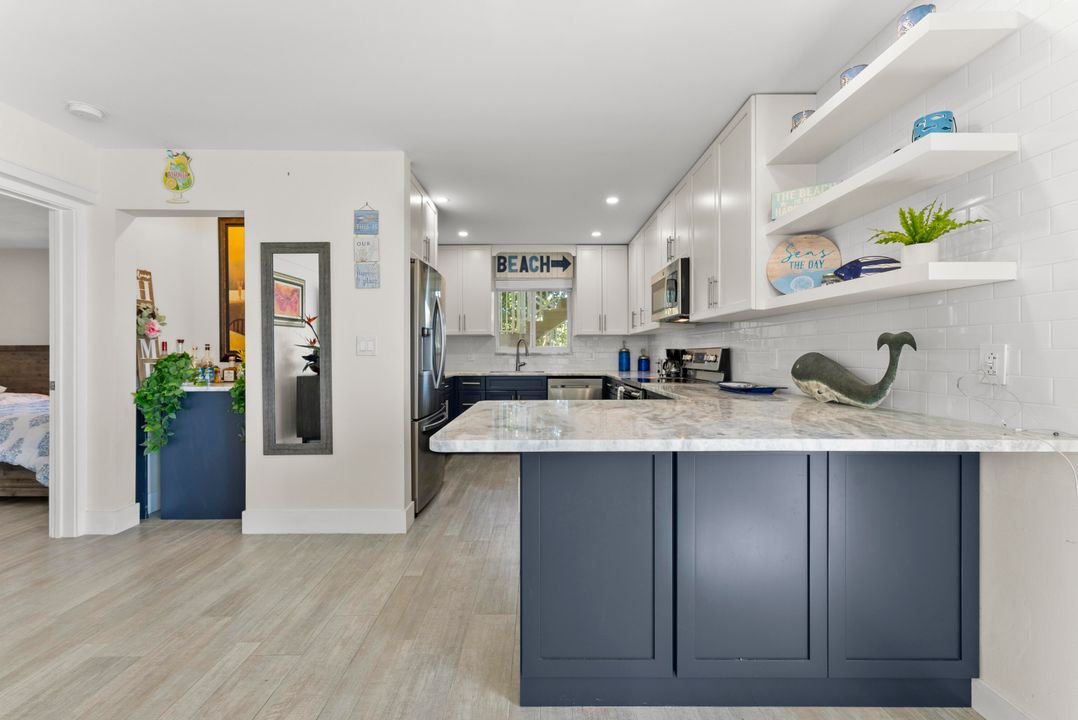 For Rent: $6,900 (2 beds, 2 baths, 1015 Square Feet)