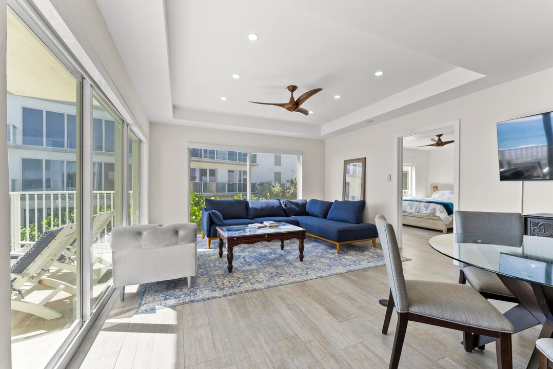 For Rent: $6,900 (2 beds, 2 baths, 1015 Square Feet)