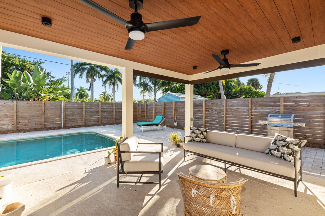 待售: $683,500 (2 贝兹, 1 浴室, 1328 平方英尺)