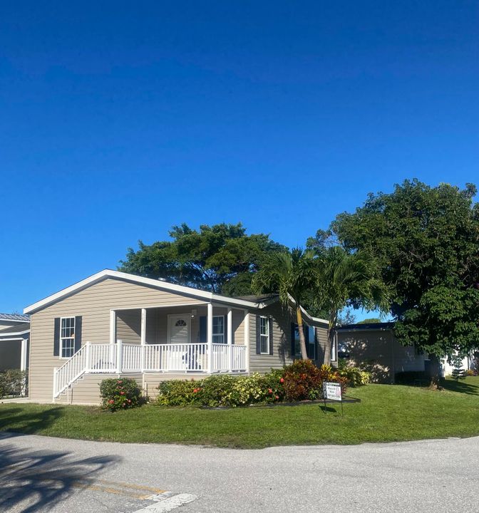 For Sale: $87,000 (2 beds, 2 baths, 1250 Square Feet)