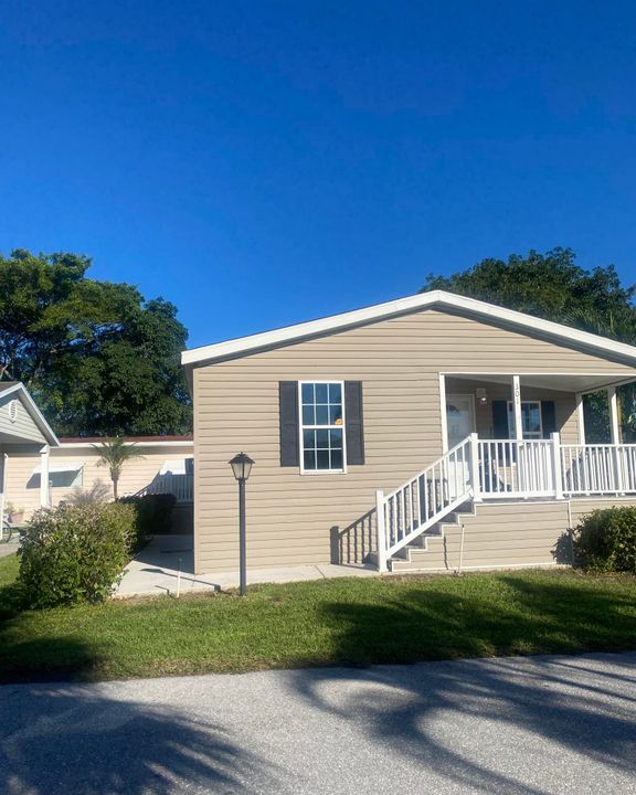 For Sale: $87,000 (2 beds, 2 baths, 1250 Square Feet)