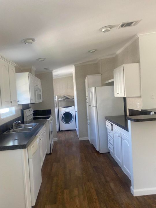 For Sale: $87,000 (2 beds, 2 baths, 1250 Square Feet)