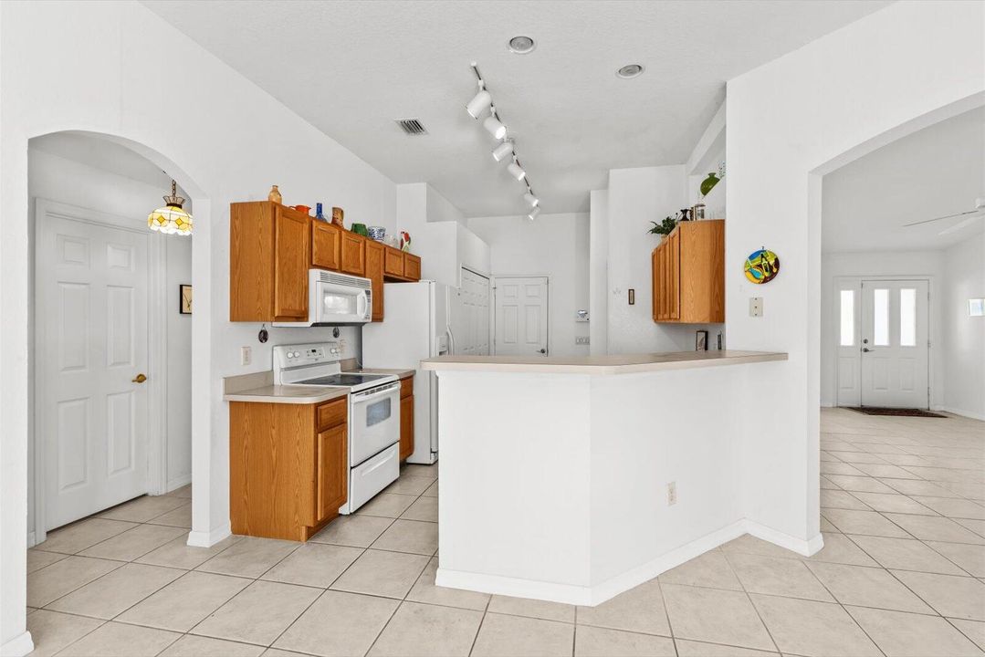 В аренду: $2,450 (3 спален, 2 ванн, 1577 Квадратных фут)