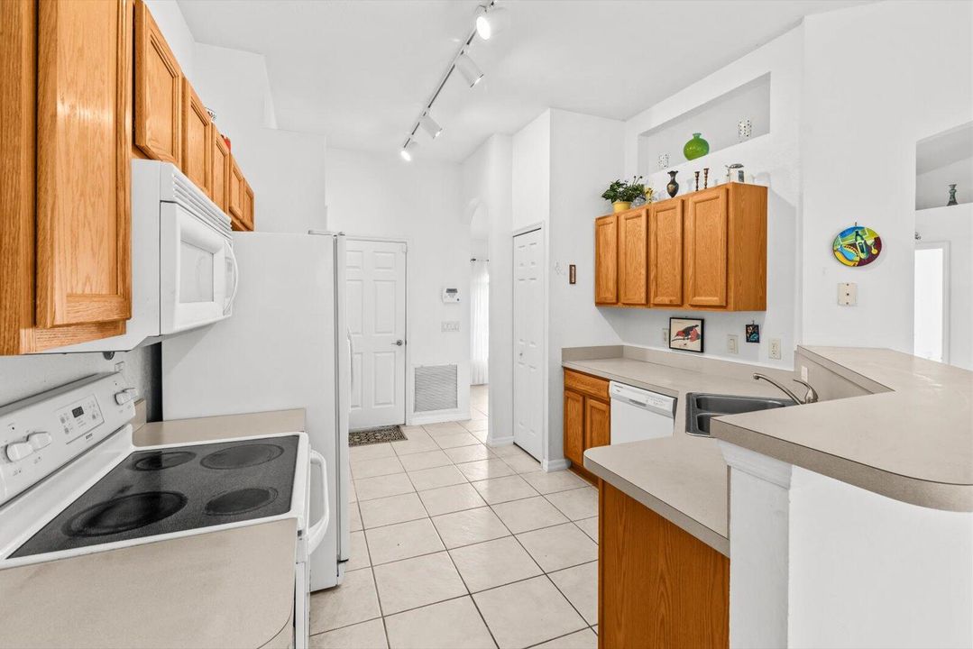 В аренду: $2,450 (3 спален, 2 ванн, 1577 Квадратных фут)