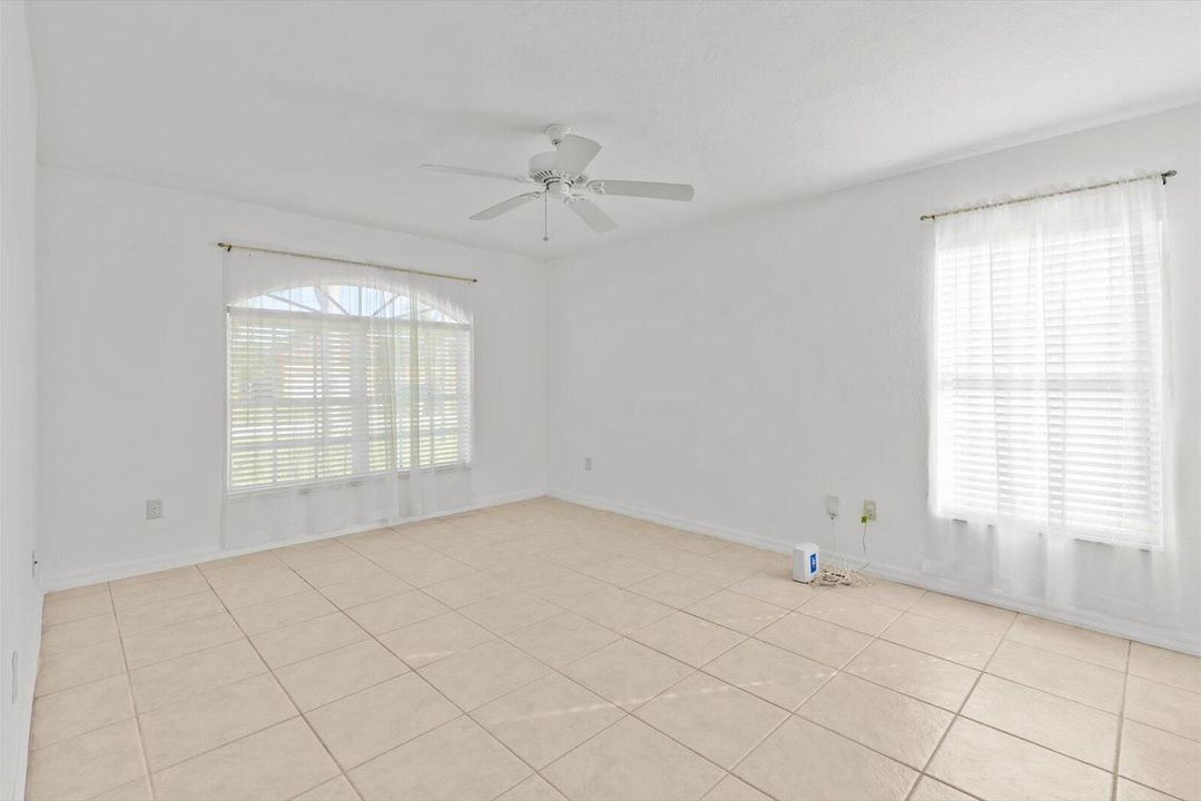 В аренду: $2,450 (3 спален, 2 ванн, 1577 Квадратных фут)