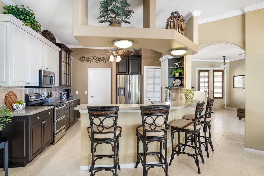 待售: $620,500 (4 贝兹, 3 浴室, 2584 平方英尺)