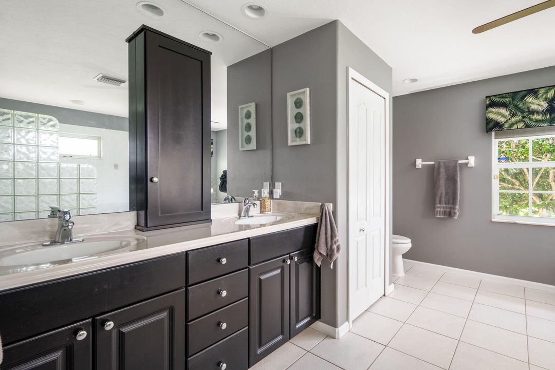 待售: $620,500 (4 贝兹, 3 浴室, 2584 平方英尺)