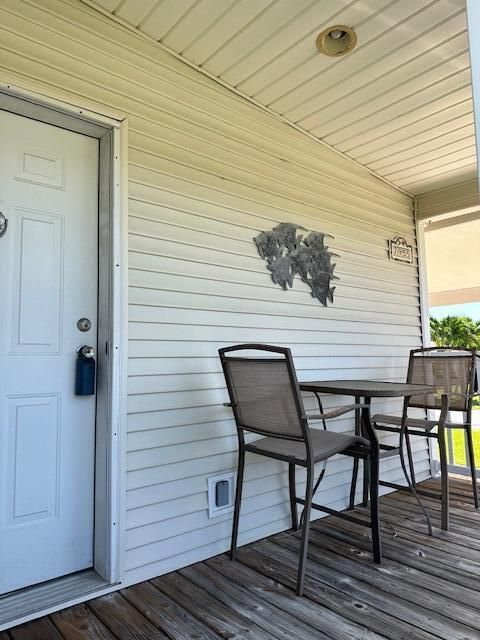 На продажу: $272,000 (2 спален, 2 ванн, 1279 Квадратных фут)