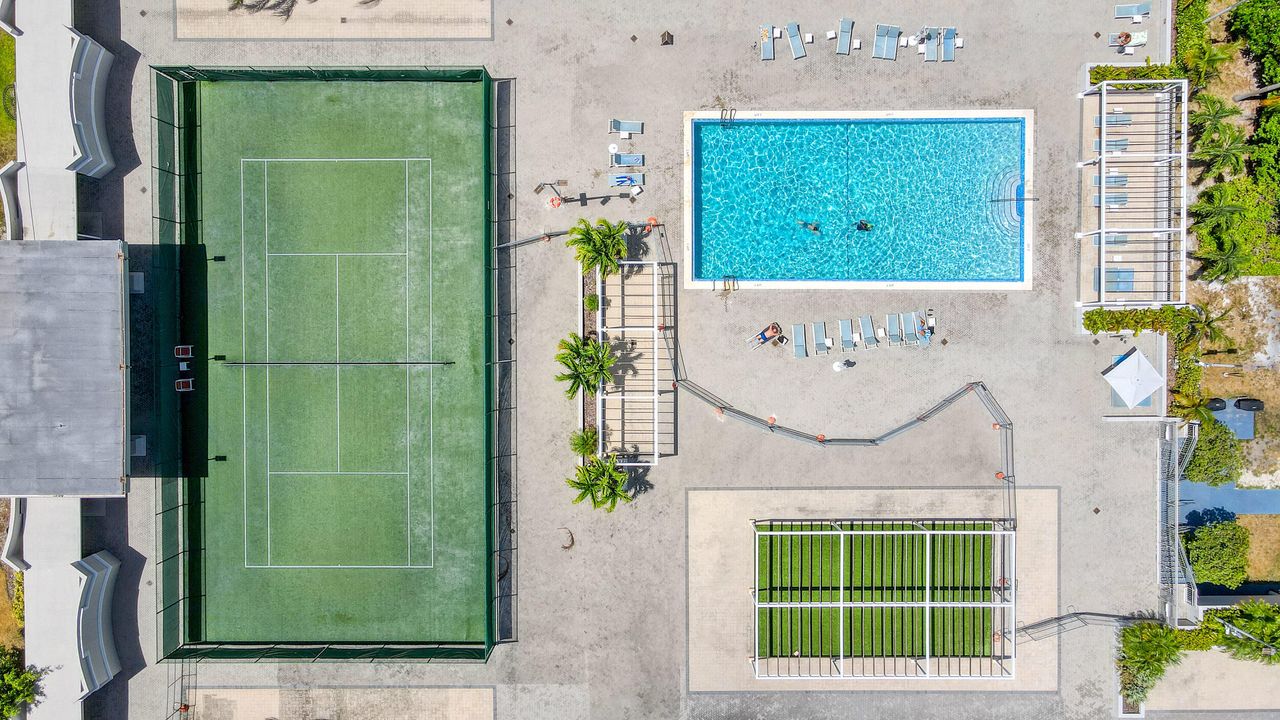 For Sale: $249,000 (2 beds, 2 baths, 1605 Square Feet)