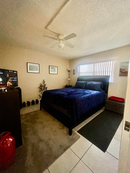 For Sale: $149,000 (1 beds, 1 baths, 560 Square Feet)